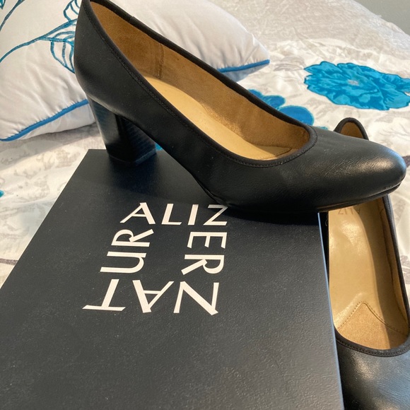 naturalizer naomi black